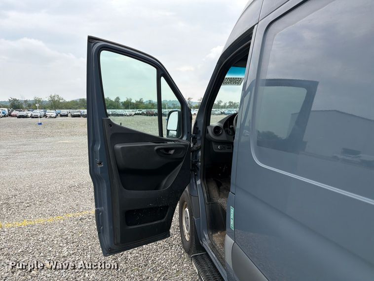 image for item YA3221 2019 Mercedes-Benz Sprinter delivery van