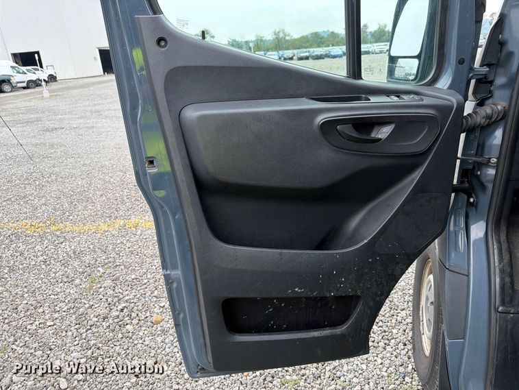 image for item YA3221 2019 Mercedes-Benz Sprinter delivery van