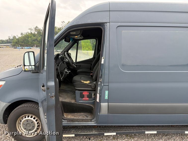 image for item YA3221 2019 Mercedes-Benz Sprinter delivery van