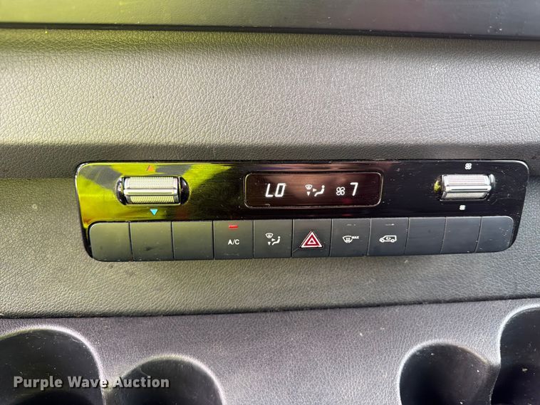 image for item YA3221 2019 Mercedes-Benz Sprinter delivery van