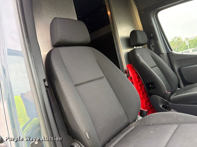image for item YA3221 2019 Mercedes-Benz Sprinter delivery van