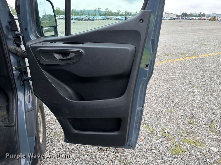 image for item YA3221 2019 Mercedes-Benz Sprinter delivery van