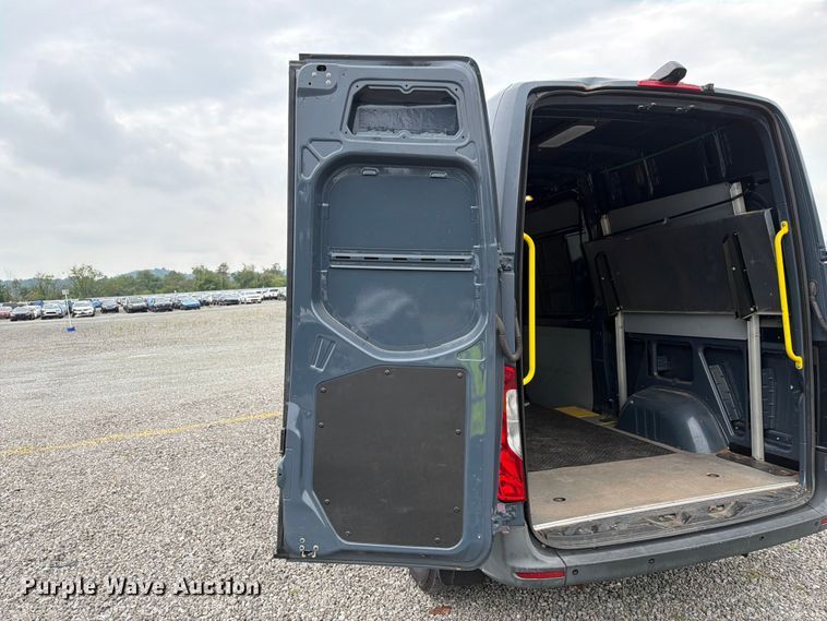 image for item YA3221 2019 Mercedes-Benz Sprinter delivery van
