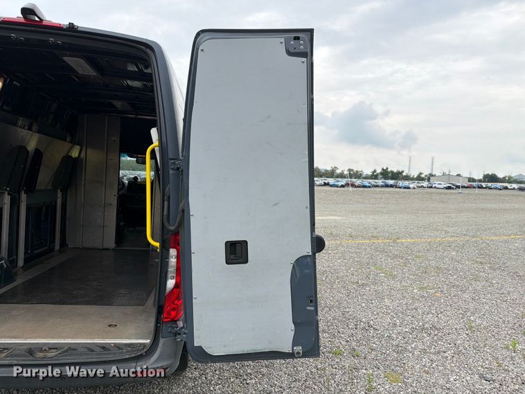 image for item YA3221 2019 Mercedes-Benz Sprinter delivery van
