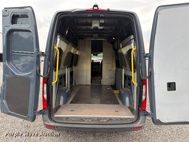 image for item YA3221 2019 Mercedes-Benz Sprinter delivery van