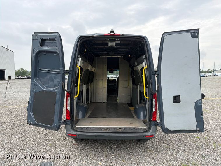 image for item YA3221 2019 Mercedes-Benz Sprinter delivery van
