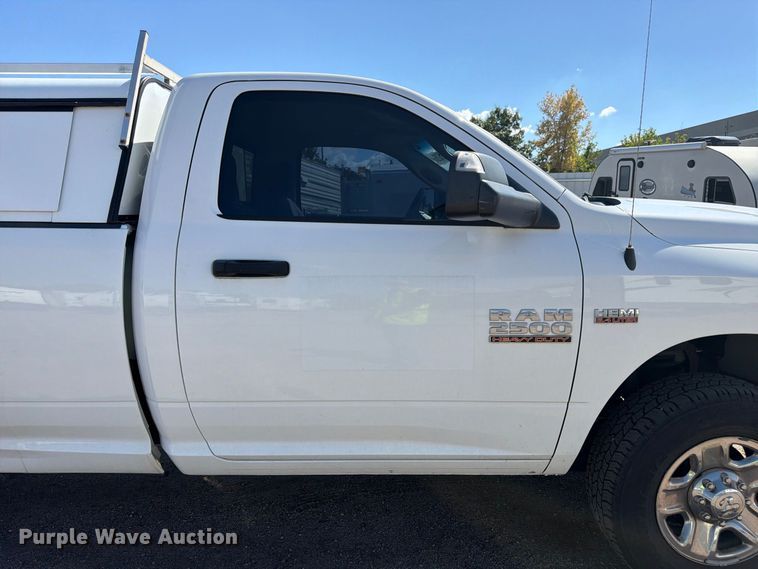 image for item YA4502 2018 RAM 2500 pickup truck