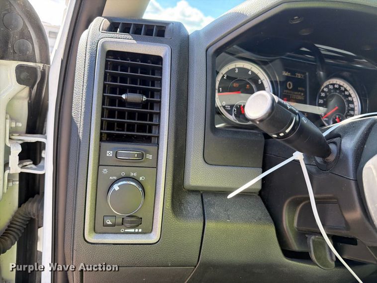 image for item YA4502 2018 RAM 2500 pickup truck