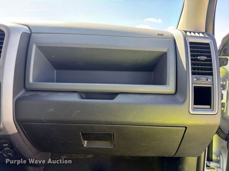image for item YA4502 2018 RAM 2500 pickup truck