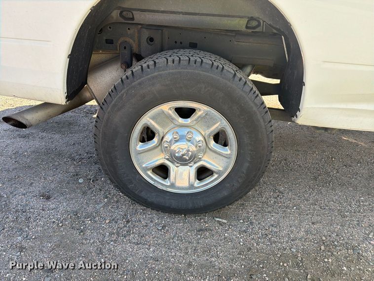 image for item YA4502 2018 RAM 2500 pickup truck