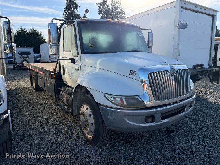 image for item YA4633 2007 International 4300 rollback truck
