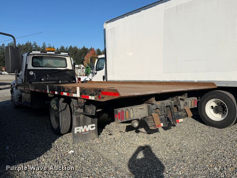 image for item YA4633 2007 International 4300 rollback truck