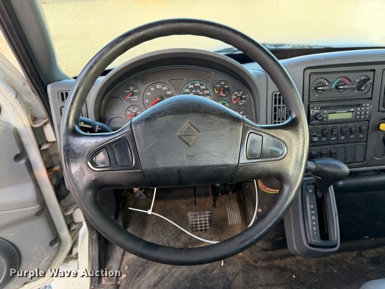 image for item YA4633 2007 International 4300 rollback truck