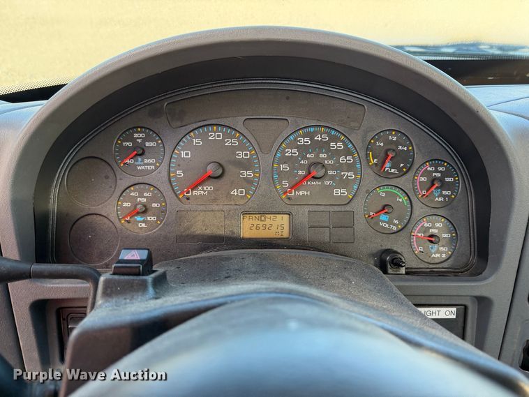 image for item YA4633 2007 International 4300 rollback truck