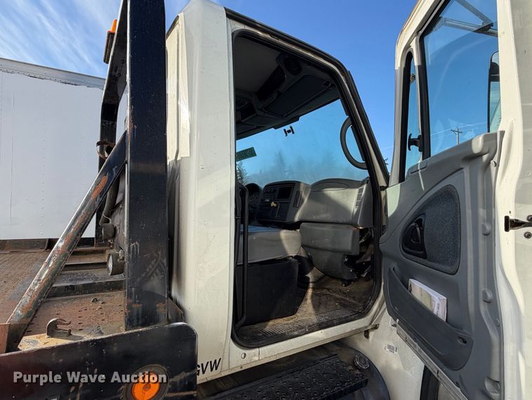 image for item YA4633 2007 International 4300 rollback truck