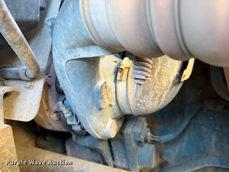 image for item YA4633 2007 International 4300 rollback truck