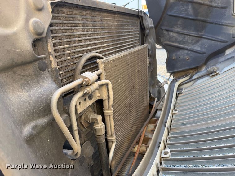image for item YA4633 2007 International 4300 rollback truck
