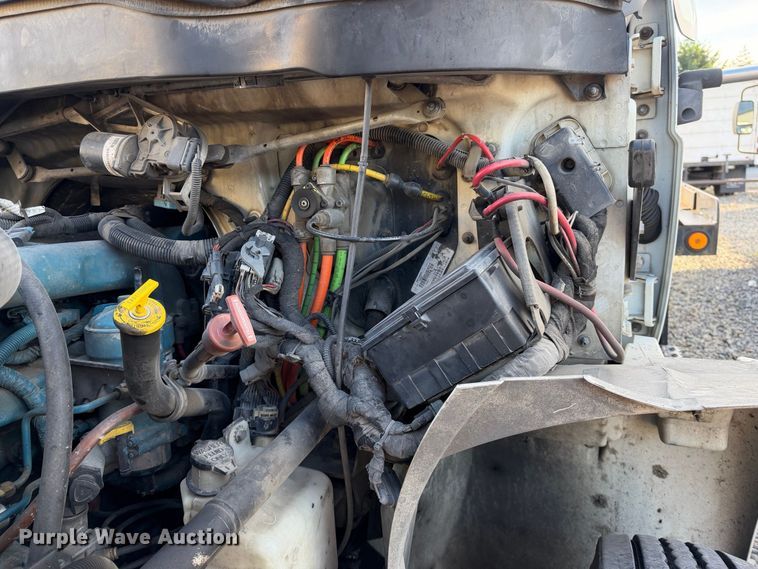 image for item YA4633 2007 International 4300 rollback truck