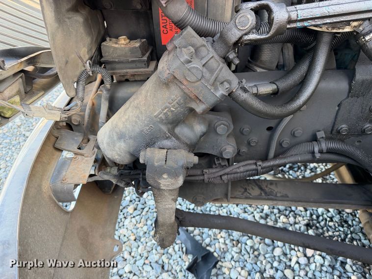 image for item YA4633 2007 International 4300 rollback truck