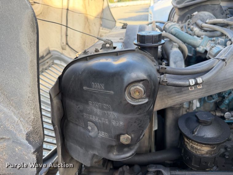 image for item YA4633 2007 International 4300 rollback truck