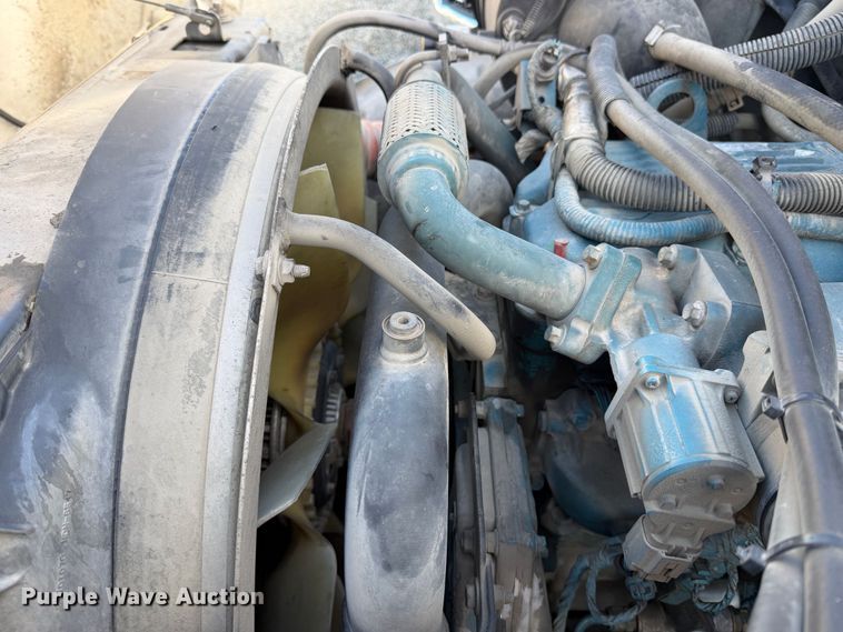 image for item YA4633 2007 International 4300 rollback truck