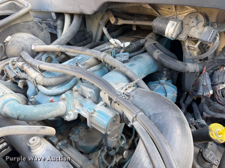 image for item YA4633 2007 International 4300 rollback truck