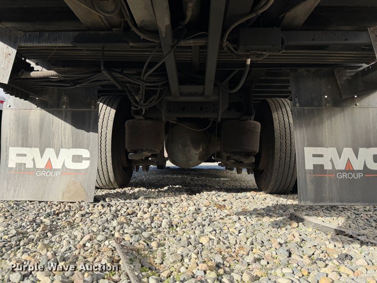 image for item YA4633 2007 International 4300 rollback truck