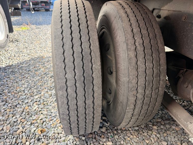 image for item YA4633 2007 International 4300 rollback truck