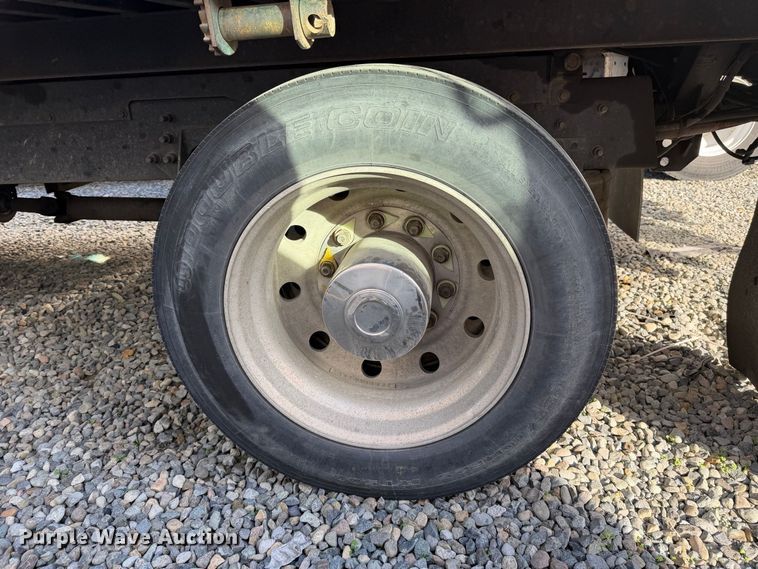 image for item YA4633 2007 International 4300 rollback truck