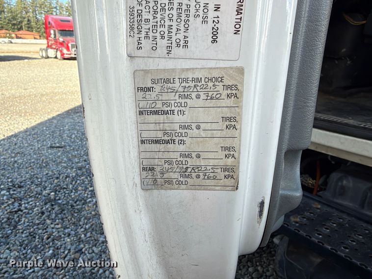 image for item YA4633 2007 International 4300 rollback truck