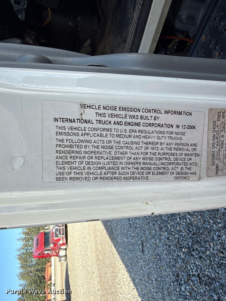 image for item YA4633 2007 International 4300 rollback truck