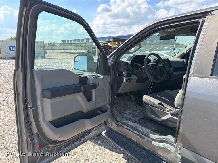 image for item YA4759 2015 Ford F150 Ext. Cab pickup truck