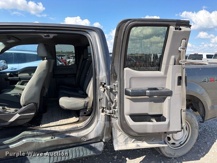 image for item YA4759 2015 Ford F150 Ext. Cab pickup truck
