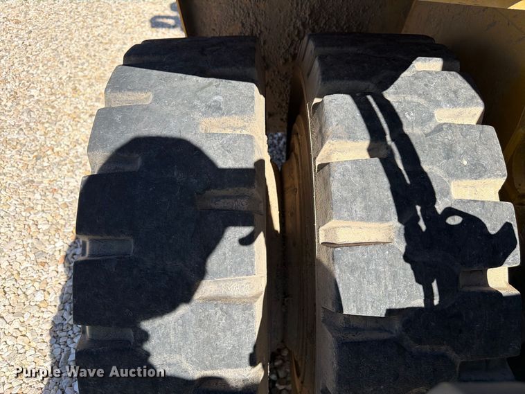 image for item YA4813 Yale GDP210DBECDV131 forklift
