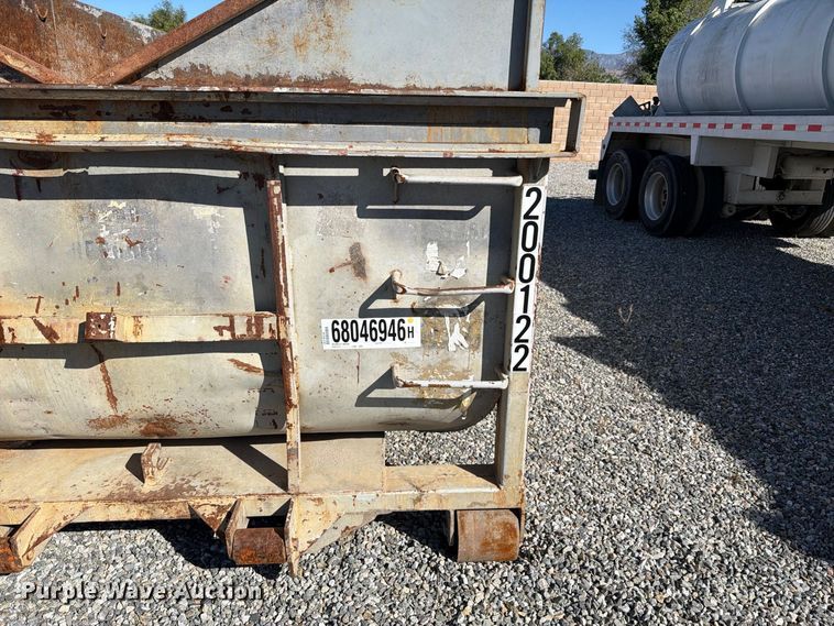 image for item YA4993 Roll-off container