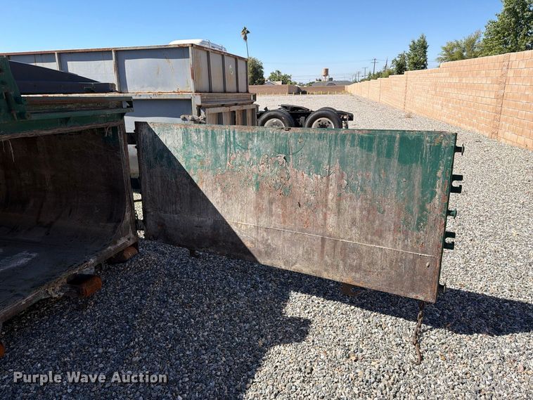 image for item YA4997 Roll-off container
