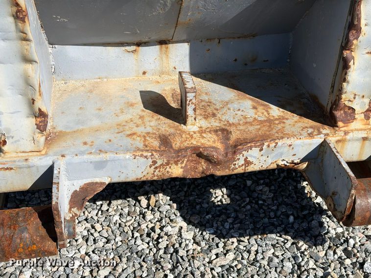 image for item YA4999 Roll-off container