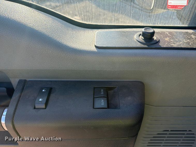 2016 Ford F250 Super Duty Ext. Cab utility bed pickup truck in Elgin ...