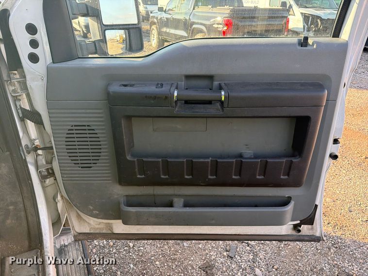 image for item YA5135 2016 Ford F250 Super Duty Ext. Cab utility bed pickup truck