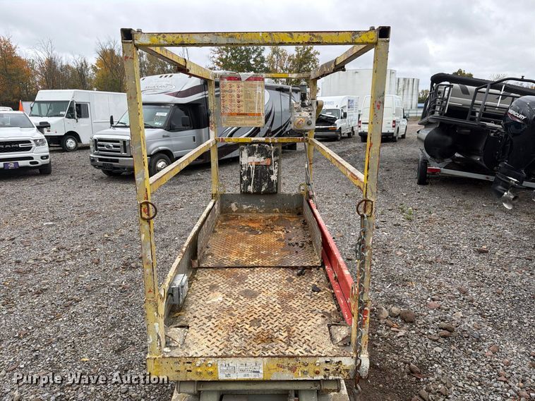 image for item YA5209 2006 SkyJack SJIII-3219 scissor lift
