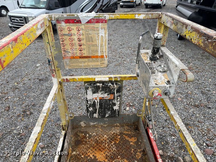 image for item YA5209 2006 SkyJack SJIII-3219 scissor lift