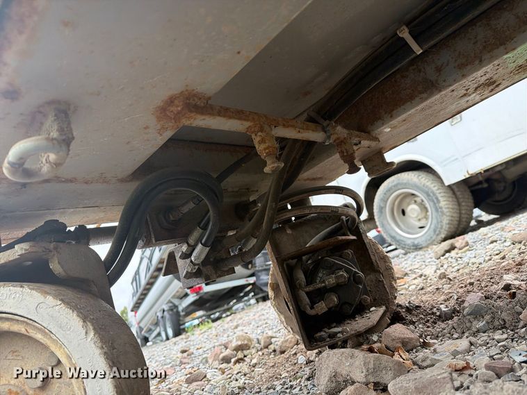 image for item YA5209 2006 SkyJack SJIII-3219 scissor lift