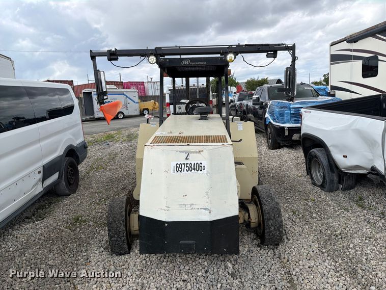 image for item YA5211 2008 Ingersoll T-708J tow tractor