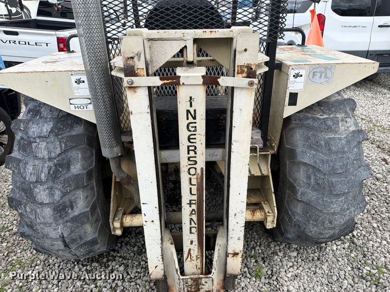 image for item YA5211 2008 Ingersoll T-708J tow tractor