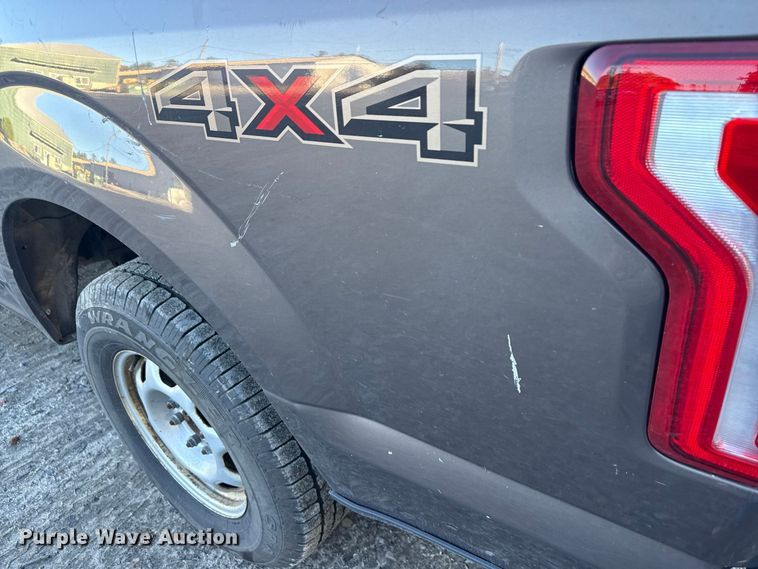 image for item YA5217 2016 Ford F150 Ext. Cab pickup truck