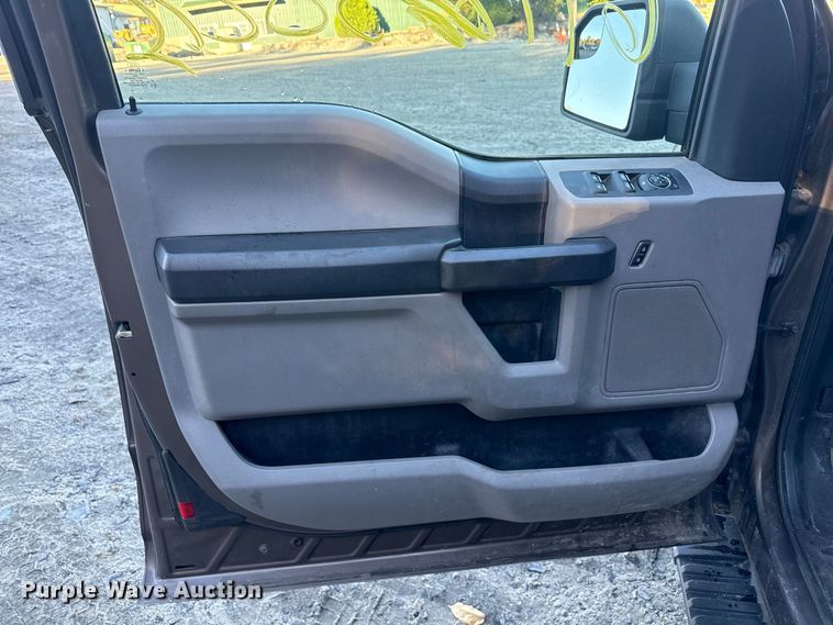 image for item YA5217 2016 Ford F150 Ext. Cab pickup truck
