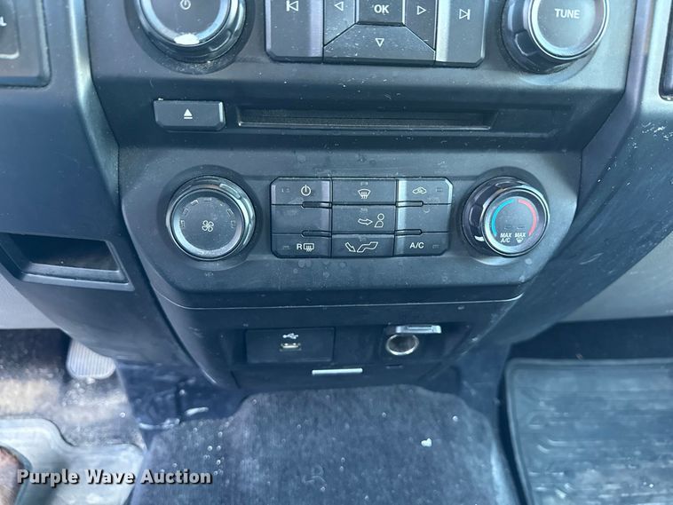 image for item YA5217 2016 Ford F150 Ext. Cab pickup truck