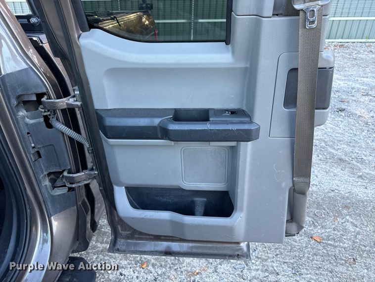 image for item YA5217 2016 Ford F150 Ext. Cab pickup truck