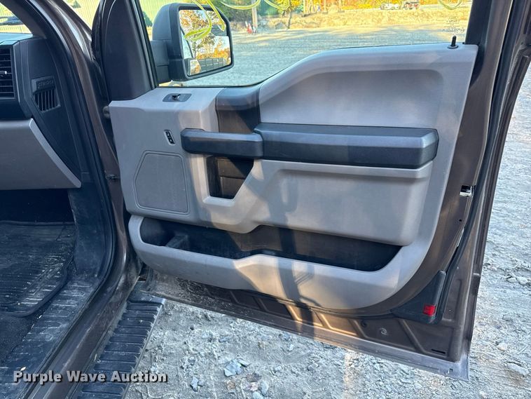 image for item YA5217 2016 Ford F150 Ext. Cab pickup truck