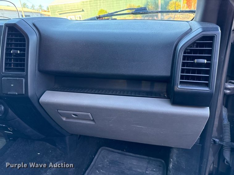 image for item YA5217 2016 Ford F150 Ext. Cab pickup truck